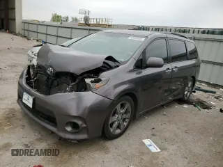 2014 Toyota Sienna SE с VIN 5TDXK3DC1ES519741, выставлен на аукционе Copart как лот 53892035 с пробегом Не указан миль и Списание • Salvage title. История ставок и продаж доступна на DreamBid. Изображение 1.