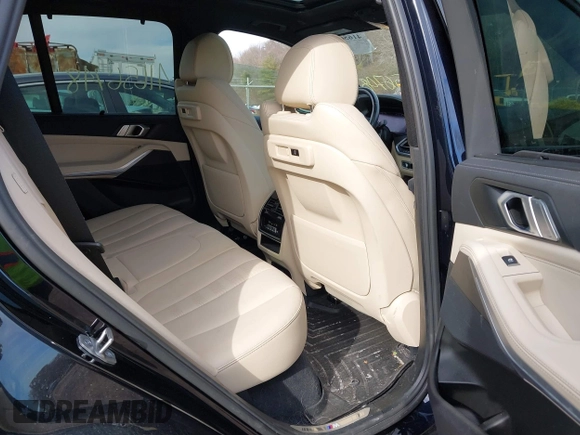 2022 BMW X5 xDrive40i z VIN 5UXCR6C0XN9J12212, wystawiony jako IAAI lot #41656748 z przebiegiem 30 740 mil mil oraz . Historia ofert i sprzedaży dostępna na DreamBid. Obrazek 8.