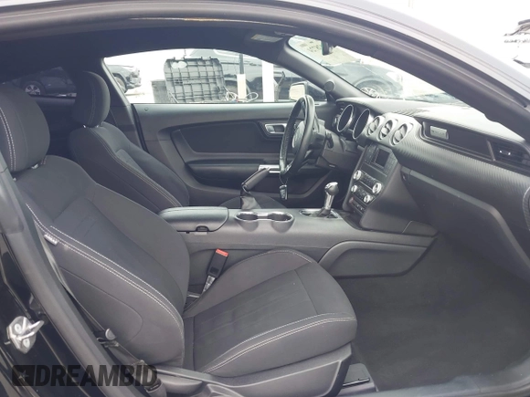 2021 Ford Mustang EcoBoost z VIN 1FA6P8TH7M5115490, wystawiony jako IAAI lot #42428724 z przebiegiem 47 417 mil mil oraz . Historia ofert i sprzedaży dostępna na DreamBid. Obrazek 5.