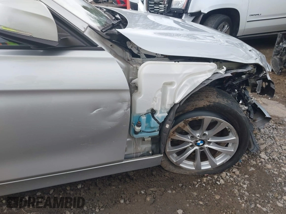 2018 BMW 3 Series 320i with VIN WBA8A9C55JAH14990, listed as a IAAI auction lot 41719896 with 77,472 mi miles. Bid and sale history available at carsss.com. Image 18.