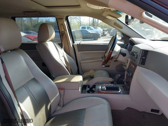 2005 Jeep Grand Cherokee Limited with VIN 1J4HR58245C697913, listed as a IAAI auction lot 41893223 with 255,297 mi miles. Bid and sale history available at carsss.com. Image 5.