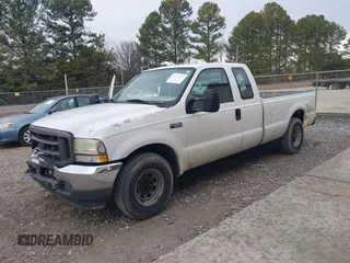 2004 Ford Super Duty F-250 XL with VIN 1FTNX20L34EA13731, listed as a IAAI auction lot 41510742 with 323,217 mi miles. Bid and sale history available at carsss.com. Image 2.