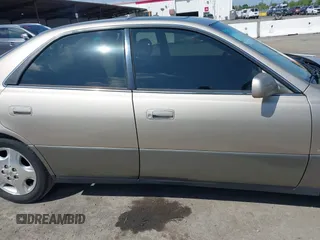 2000 Lexus ES 300 с VIN JT8BF28G7Y0263049, выставлен на аукционе IAAI как лот 42076232 с пробегом 120 805 миль миль и . История ставок и продаж доступна на DreamBid. Изображение 13.