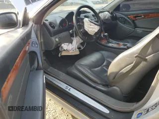 2003 Mercedes-Benz SL 500 z VIN WDBSK75F43F009275, wystawiony jako Copart lot #52412035 z przebiegiem Nie podano mil oraz Szkoda całkowita • Salvage title. Historia ofert i sprzedaży dostępna na DreamBid. Obrazek 8.