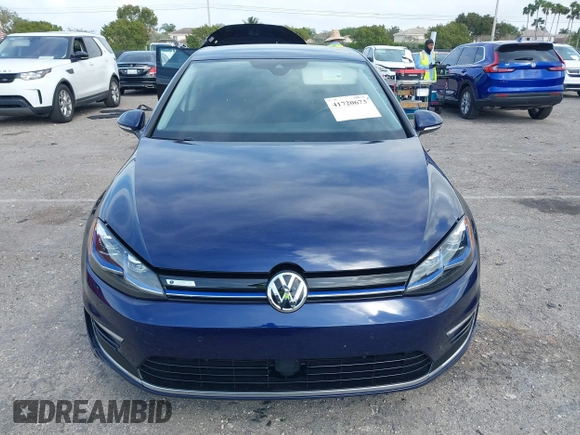 2019 Volkswagen Golf SEL Premium z VIN WVWPR7AU7KW914664, wystawiony jako IAAI lot #41720673 z przebiegiem 45 872 mil mil oraz . Historia ofert i sprzedaży dostępna na DreamBid. Obrazek 12.
