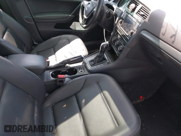 2021 Volkswagen Golf TSI z VIN 3VWG57AU4MM008113, wystawiony jako IAAI lot #42053444 z przebiegiem 24 449 mil mil oraz . Historia ofert i sprzedaży dostępna na DreamBid. Obrazek 5.