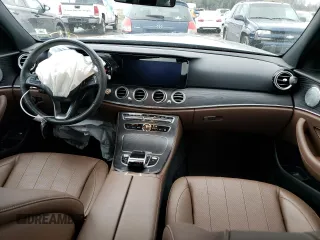 2018 Mercedes-Benz E-Class E 300 with VIN WDDZF4KBXJA449473, listed as a Copart auction lot 73218802 with 5,055 mi miles. Bid and sale history available at carsss.com. Image 8.
