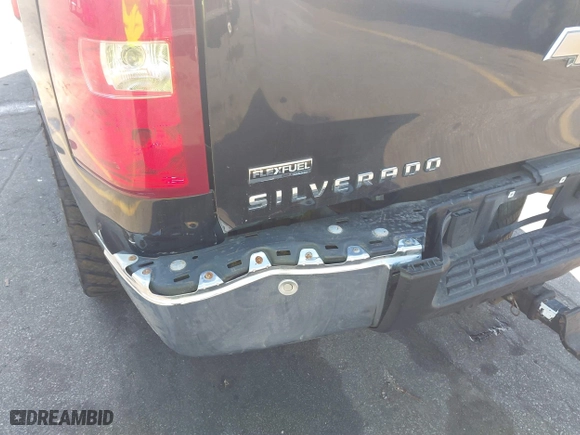 2009 Chevrolet Silverado 1500 LTZ with VIN 3GCEK33389G167139, listed as a IAAI auction lot 41490632 with 221,604 mi miles. Bid and sale history available at carsss.com. Image 6.