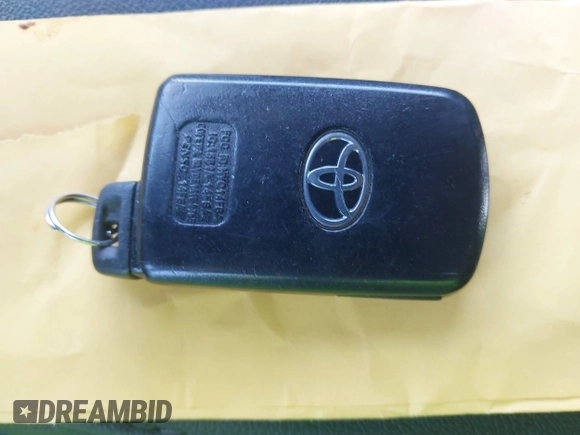 2016 Toyota Tacoma SR with VIN 3TMCZ5AN6GM037880, listed as a IAAI auction lot 42020623 with Not Provided miles and . Bid and sale history available at DreamBid. Image 11.