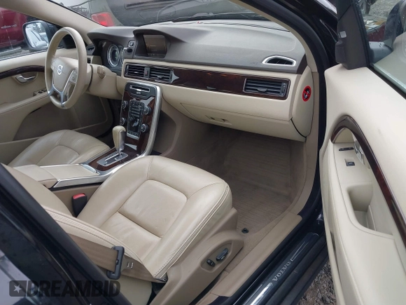 2012 Volvo XC70 T6 with VIN YV4902BZ9C1142969, listed as a IAAI auction lot 41750918 with 124,322 mi miles and . Bid and sale history available at DreamBid. Image 5.