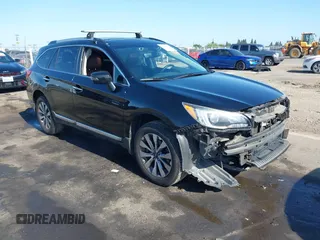 2017 Subaru Outback Touring z VIN 4S4BSATC8H3431836, wystawiony jako IAAI lot #42343350 z przebiegiem 105 330 mil mil oraz . Historia ofert i sprzedaży dostępna na DreamBid. Obrazek 1.
