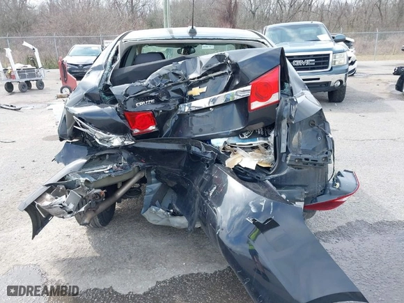 2016 Chevrolet Cruze Limited LS with VIN 1G1PC5SH7G7118806, listed as a IAAI auction lot 41587009 with 151,077 mi miles. Bid and sale history available at carsss.com. Image 6.