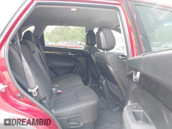 2014 Kia Sorento LX with VIN 5XYKT4A75EG480122, listed as a IAAI auction lot 42113975 with 171,754 mi miles and . Bid and sale history available at carsss.com. Image 8.