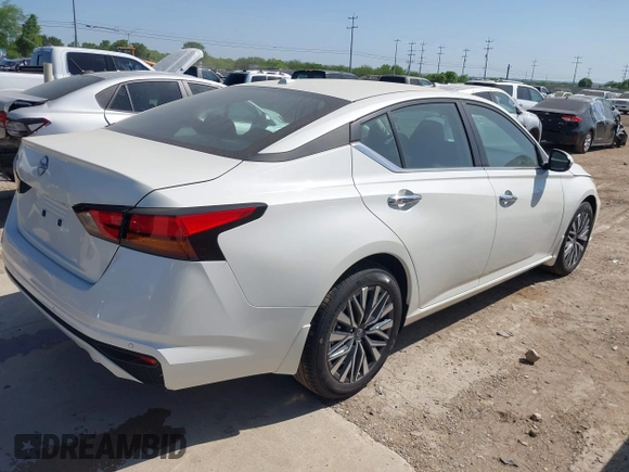 2025 Nissan Altima SV z VIN 1N4BL4DV0SN378389, wystawiony jako IAAI lot #41984535 z przebiegiem 46 mil mil oraz . Historia ofert i sprzedaży dostępna na DreamBid. Obrazek 4.