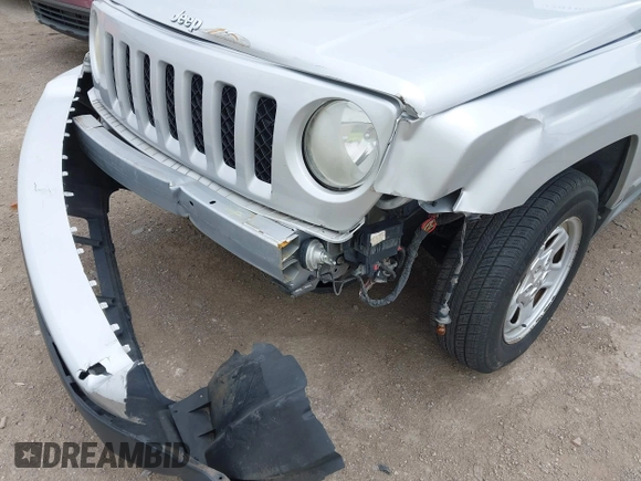2011 Jeep Patriot Sport with VIN 1J4NT1GA1BD108246, listed as a IAAI auction lot 42010042 with 118,472 mi miles and . Bid and sale history available at carsss.com. Image 6.