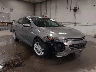 2018 Chevrolet Malibu LT z VIN 1G1ZD5ST0JF185111, wystawiony jako IAAI lot #41910563 z przebiegiem 84 784 mil mil oraz . Historia ofert i sprzedaży dostępna na DreamBid. Obrazek 1.