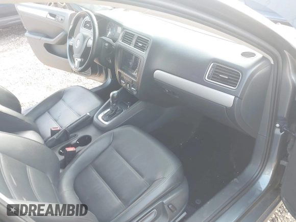 2013 Volkswagen Jetta SE с VIN 3VWDP7AJ7DM430198, выставлен на аукционе IAAI как лот 42737299 с пробегом 128 637 миль миль и . История ставок и продаж доступна на DreamBid. Изображение 5.