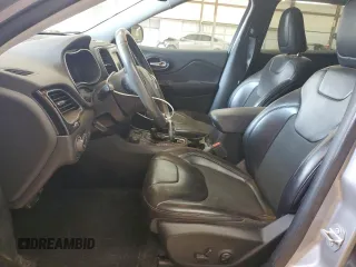 2019 Jeep Cherokee Altitude с VIN 1C4PJMLX0KD367701, выставлен на аукционе Copart как лот 55210775 с пробегом 64 079 миль миль и Списание • Salvage title. История ставок и продаж доступна на DreamBid. Изображение 7.