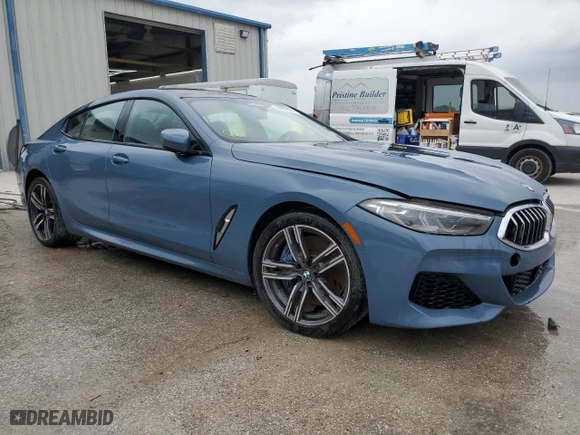 2022 BMW 8 Series 840i with VIN WBAGV4C06NCH19830, listed as a Copart auction lot 51571484 with 31,335 mi miles and Salvage Title. Bid and sale history available at carsss.com. Image 4.