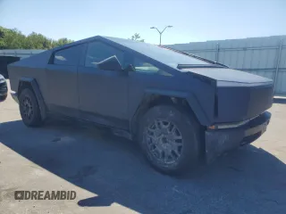 2024 Tesla Cybertruck Cyberbeast z VIN 7G2CEHEEXRA017141, wystawiony jako Copart lot #70618564 z przebiegiem 2790 mil mil oraz Szkody całkowita. Historia ofert i sprzedaży dostępna na DreamBid. Obrazek 4.