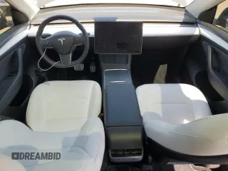 2024 Tesla Model Y Performance z VIN 7SAYGDEF0RF024089, wystawiony jako Copart lot #53981865 z przebiegiem Nie podano mil oraz Szkoda całkowita • Salvage title. Historia ofert i sprzedaży dostępna na DreamBid. Obrazek 8.