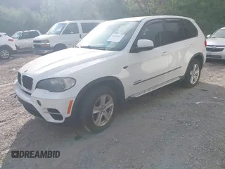 2011 BMW X5 35d z VIN 5UXZW0C53BL371750, wystawiony jako IAAI lot #41931513 z przebiegiem 198 470 mil mil oraz . Historia ofert i sprzedaży dostępna na DreamBid. Obrazek 2.