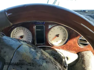 2005 Bentley Arnage R z VIN SCBLC37F65CX10805, wystawiony jako Copart lot #80332124 z przebiegiem Nie podano mil oraz Nie do naprawy. Historia ofert i sprzedaży dostępna na DreamBid. Obrazek 9.