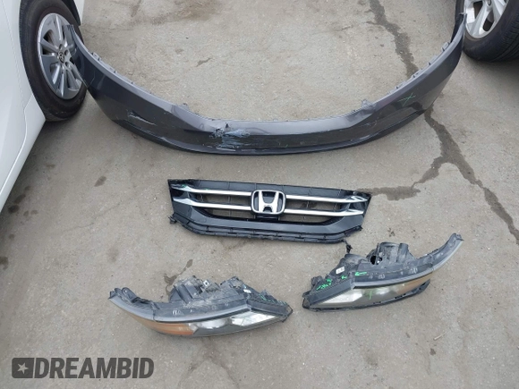 2016 Honda Odyssey SE with VIN 5FNRL5H32GB090144, listed as a IAAI auction lot 42190766 with 40,206 mi miles and . Bid and sale history available at DreamBid. Image 12.