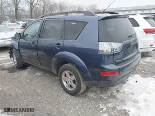 2007 Mitsubishi Outlander ES with VIN JA4MS31X37Z012460, listed as a IAAI auction lot 41369777 with 174,722 mi miles. Bid and sale history available at carsss.com. Image 3.