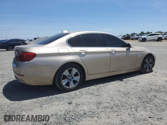 2012 BMW 5 Series 528i z VIN WBAXG5C59CDW85348, wystawiony jako Copart lot #57180545 z przebiegiem 135 725 mil mil oraz Szkoda całkowita • Salvage title. Historia ofert i sprzedaży dostępna na DreamBid. Obrazek 3.