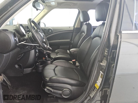 2016 MINI Countryman S z VIN WMWZC5C59GWU03899, wystawiony jako Copart lot #57439005 z przebiegiem 93 188 mil mil oraz Czysty tytuł • Clean title. Historia ofert i sprzedaży dostępna na DreamBid. Obrazek 7.