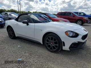 2017 FIAT 124 Spider Elaborazione Abarth z VIN JC1NFAEK3H0122865, wystawiony jako Copart lot #74121844 z przebiegiem 42 643 mil mil oraz Szkody całkowita. Historia ofert i sprzedaży dostępna na DreamBid. Obrazek 4.