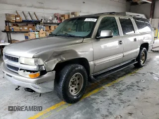 2001 Chevrolet Suburban LS with VIN 3GNEC16T01G210929, listed as a Copart auction lot 72276304 with 317,653 mi miles and Salvage Title. Bid and sale history available at carsss.com. Image 1.