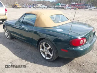 2001 Mazda MX-5 Miata z VIN JM1NB353510214861, wystawiony jako IAAI lot #41906052 z przebiegiem 174 863 mil mil oraz . Historia ofert i sprzedaży dostępna na DreamBid. Obrazek 3.