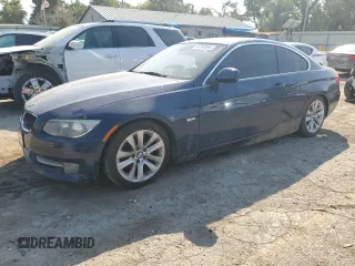 2011 BMW 3 Series 328i z VIN WBAKE5C57BE573639, wystawiony jako Copart lot #72767044 z przebiegiem 120 211 mil mil oraz Szkoda całkowita • Salvage title. Historia ofert i sprzedaży dostępna na DreamBid. Obrazek 1.