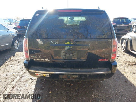 2010 GMC Yukon XL Denali with VIN 1GKUKMEF4AR156236, listed as a IAAI auction lot 40818388 with 252,031 mi miles. Bid and sale history available at carsss.com. Image 16.