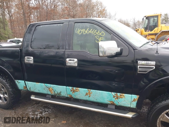 2004 Ford F-150 XLT with VIN 1FTPW14524FA04174, listed as a IAAI auction lot 40864660 with 218,100 mi miles. Bid and sale history available at carsss.com. Image 14.
