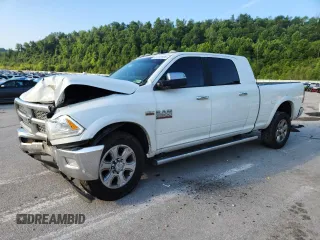 2017 Ram 2500 Laramie z VIN 3C6UR5NJ8HG737905, wystawiony jako Copart lot #63763595 z przebiegiem 299 802 mil mil oraz Szkoda całkowita • Salvage title. Historia ofert i sprzedaży dostępna na DreamBid. Obrazek 1.