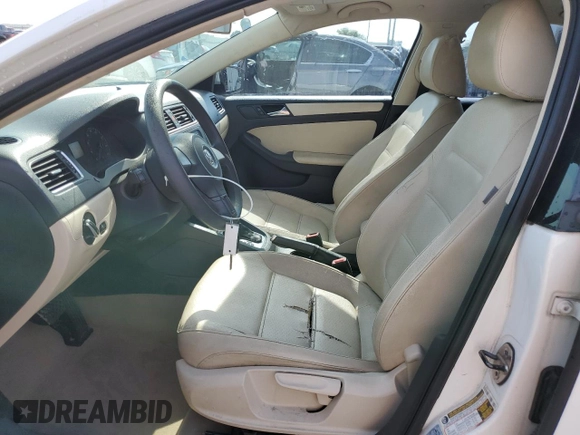 2011 Volkswagen Jetta SE with VIN 3VWDX7AJ3BM304305, listed as a Copart auction lot 58448385 with 178,638 mi miles and Salvage title. Bid and sale history available at DreamBid. Image 7.