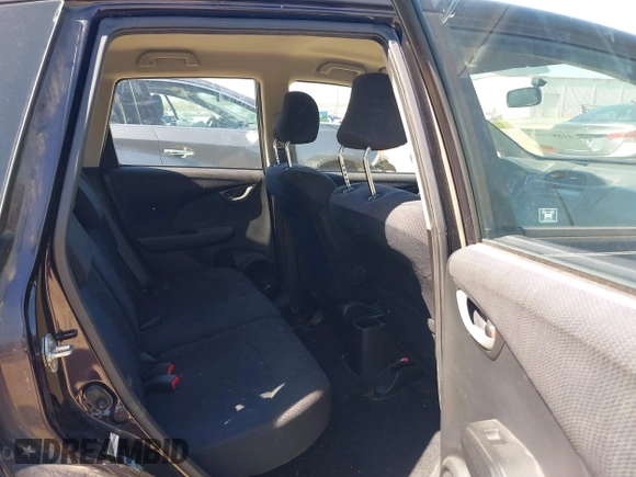 2013 Honda Fit Sport with VIN JHMGE8H59DC001939, listed as a IAAI auction lot 41885102 with 113,639 mi miles. Bid and sale history available at carsss.com. Image 8.