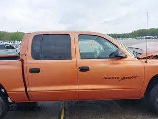 2000 Dodge Dakota Sport с VIN 1B7GL2AX6YS624270, выставлен на аукционе IAAI как лот 42115234 с пробегом 187 410 миль миль и . История ставок и продаж доступна на DreamBid. Изображение 13.