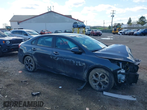 2021 Kia Forte LXS z VIN 3KPF24AD7ME266867, wystawiony jako IAAI lot #41986349 z przebiegiem 93 358 mil mil oraz . Historia ofert i sprzedaży dostępna na DreamBid. Obrazek 13.