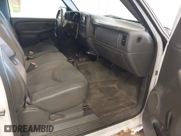 2003 Chevrolet Silverado 1500 LS with VIN 1GCEK14V03Z258627, listed as a IAAI auction lot 42188865 with 199,972 mi miles. Bid and sale history available at carsss.com. Image 5.