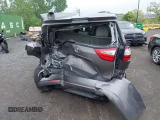 2018 Toyota Sienna XLE Auto Access Seat with VIN 5TDYZ3DC8JS916681, listed as a IAAI auction lot 42257674 with 124,262 mi miles and . Bid and sale history available at DreamBid. Image 16.