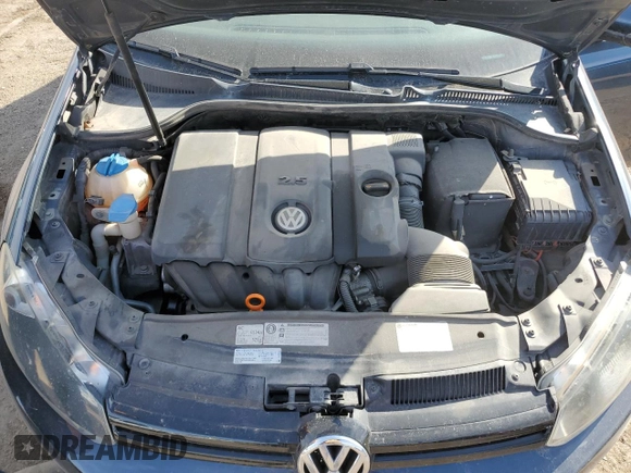 2013 Volkswagen Golf w/Conv z VIN WVWDB7AJ7DW024682, wystawiony jako Copart lot #48399545 z przebiegiem 103 935 mil mil oraz Czysty tytuł • Clean title. Historia ofert i sprzedaży dostępna na DreamBid. Obrazek 11.