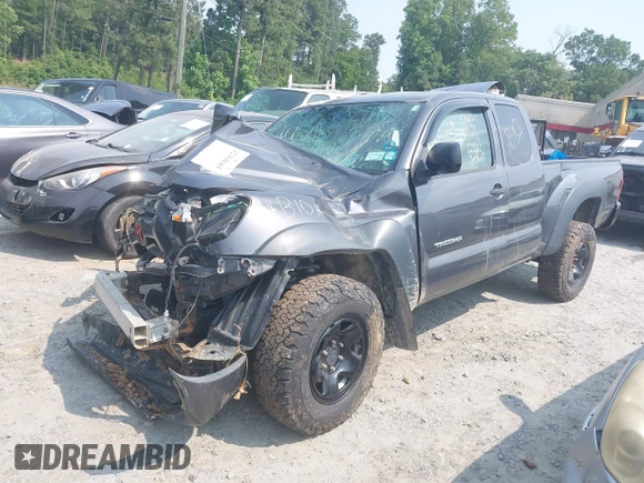 2013 Toyota Tacoma z VIN 5TFUX4EN2DX019669, wystawiony jako IAAI lot #42368685 z przebiegiem Nie podano mil oraz . Historia ofert i sprzedaży dostępna na DreamBid. Obrazek 16.