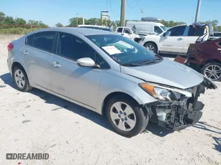 2015 Kia Forte LX with VIN KNAFK4A60F5433356, listed as a IAAI auction lot 41752952 with 91,631 mi miles. Bid and sale history available at carsss.com. Image 1.