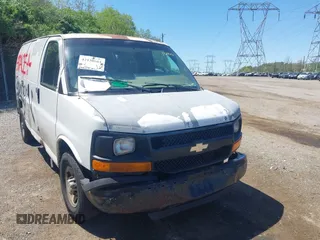 2007 Chevrolet Express Cargo Van with VIN 1GCGG25V471112976, listed as a IAAI auction lot 42130661 with 256,004 mi miles. Bid and sale history available at carsss.com. Image 6.