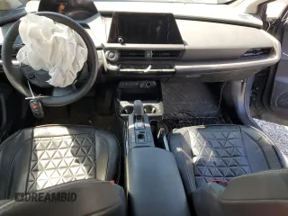 2023 Toyota Prius LE z VIN JTDADABU7P3002464, wystawiony jako Copart lot #52369955 z przebiegiem 39 772 mil mil oraz Szkoda całkowita • Salvage title. Historia ofert i sprzedaży dostępna na DreamBid. Obrazek 8.