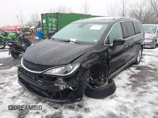 2019 Chrysler Pacifica Touring L with VIN 2C4RC1BG2KR715353, listed as a IAAI auction lot 41545730 with 38,500 mi miles and . Bid and sale history available at DreamBid. Image 19.